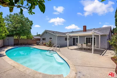 12622 Amboy Ave, Sylmar, CA 91342