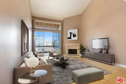 1433 Barry Ave #301, Los Angeles, CA 90025