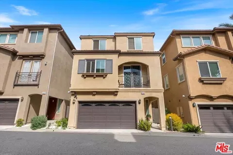 11926 Olive Glen Ln, Los Angeles, CA 90047