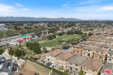 11926 Olive Glen Ln, Los Angeles, CA 90047