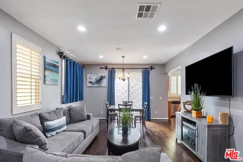 11926 Olive Glen Ln, Los Angeles, CA 90047