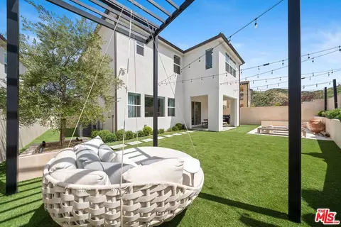 19254 Blackthorn Dr, Canyon Country, CA 91351