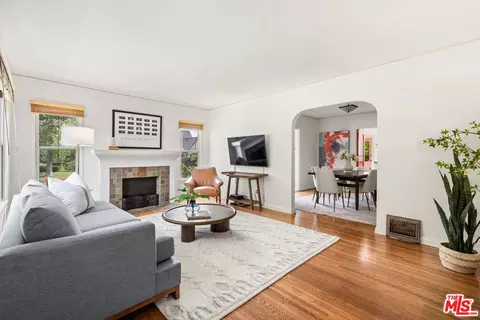 Living - 2556 E Villa St, Pasadena, CA 91107 photo 1 of 4