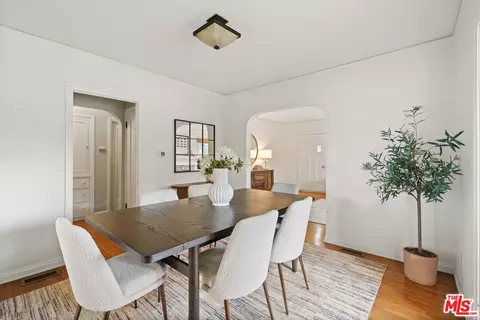 Dining - 2556 E Villa St, Pasadena, CA 91107 photo 2 of 2