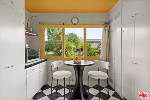 Kitchen - 2556 E Villa St, Pasadena, CA 91107 photo 4 of 4