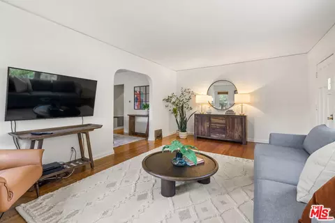 Living - 2556 E Villa St, Pasadena, CA 91107 photo 3 of 4