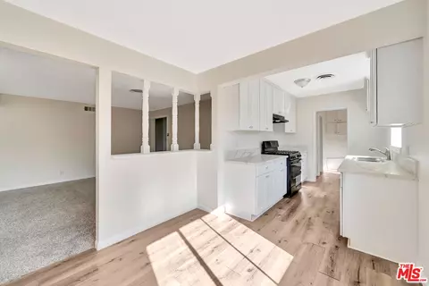 Entry Way - 38453 3rd St, Palmdale, CA 93550 photo 3 of 6