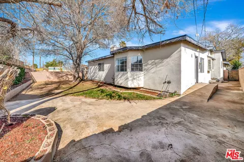 Exterior - 38453 3rd St, Palmdale, CA 93550 photo 5 of 8