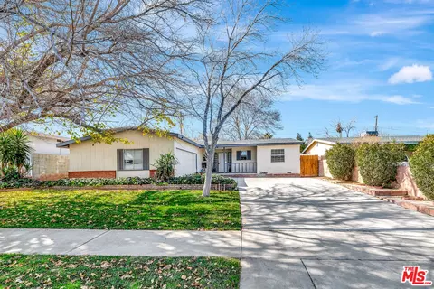 Exterior - 38453 3rd St, Palmdale, CA 93550 photo 2 of 8