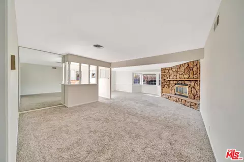Living - 38453 3rd St, Palmdale, CA 93550 photo 1 of 5