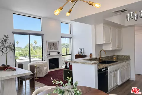 13920 Moorpark St #308, Sherman Oaks, CA 91423