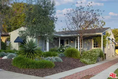 Exterior - 3258 Castera Ave, Glendale, CA 91208 photo 2 of 7