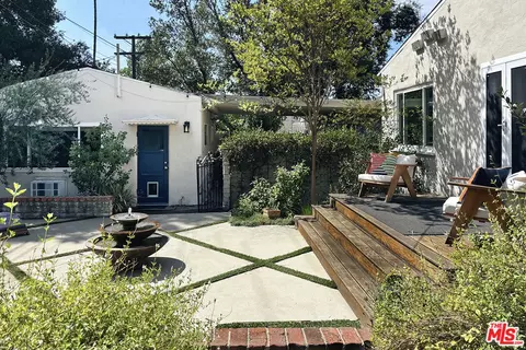 Exterior - 3258 Castera Ave, Glendale, CA 91208 photo 6 of 7