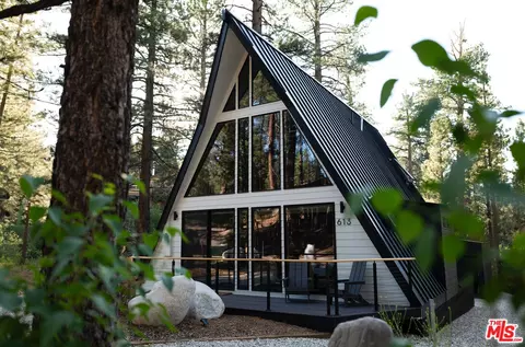 613 Rose Hill Dr, Big Bear City, CA 92314