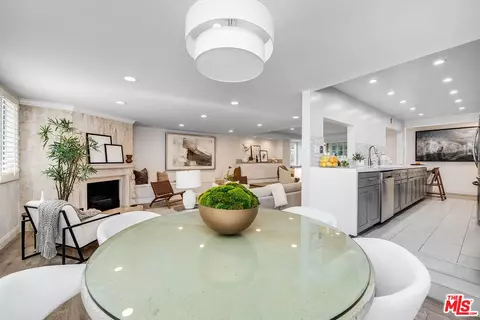 441 N Oakhurst Dr #203, Beverly Hills, CA 90210