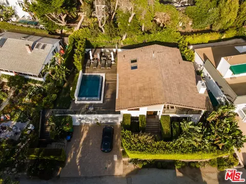 31851 Sea Level Dr, Malibu, CA 90265