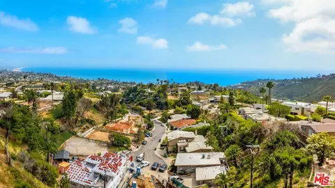 1026 Enchanted Way, Pacific Palisades, CA 90272