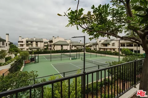 2324 Century Hl, Los Angeles, CA 90067