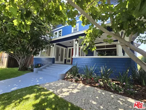 1327 W 35th St, Los Angeles, CA 90007