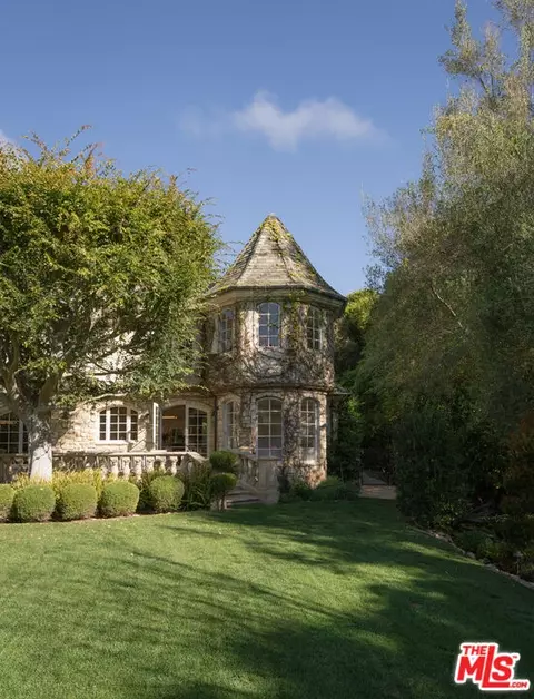 Exterior - 1567 E Valley Rd, Montecito, CA 93108 photo 5 of 7