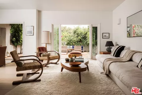 6435 Zumirez Dr #8, Malibu, CA 90265