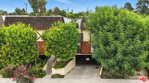 7422 Hazeltine Ave #3, Van Nuys, CA 91405