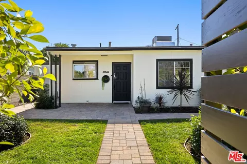 19432 Hartland St, Reseda, CA 91335