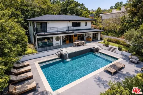 11428 Dona Lola Dr, Studio City, CA 91604