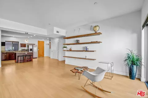 5232 Satsuma Ave #202, North Hollywood, CA 91601