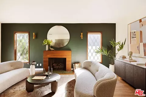 1529 Raymond Ave, Glendale, CA 91201