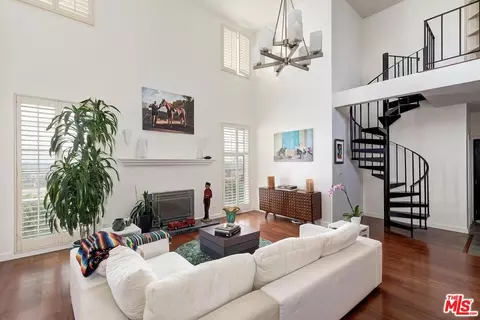 964 Hancock Ave #302, West Hollywood, CA 90069