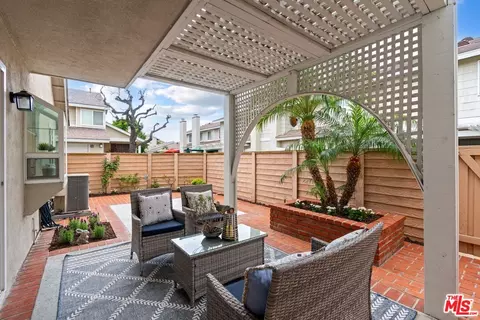 23 Cresthaven #51, Irvine, CA 92604