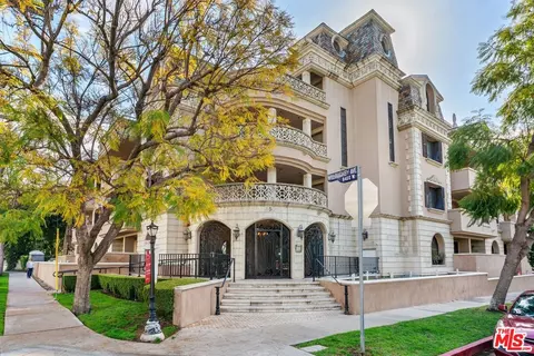 850 N Croft Ave #302, Los Angeles, CA 90069
