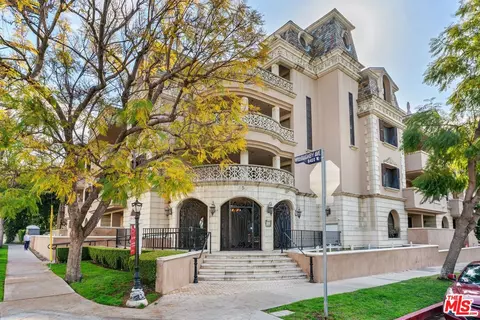 850 N Croft Ave #302, Los Angeles, CA 90069