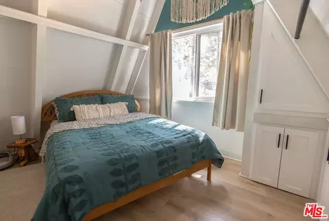 Bedroom - 23700 Crest Forest Dr, Crestline, CA 92325 photo 4 of 4