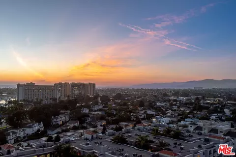 13700 Marina Pointe Dr #1520, Marina Del Rey, CA 90292