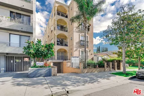 918 S Wooster St #1, Los Angeles, CA 90035