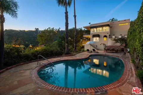 1537 Viewsite Ter, Los Angeles, CA 90069