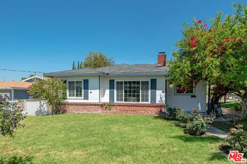 8001 Wentworth St, Sunland, CA 91040