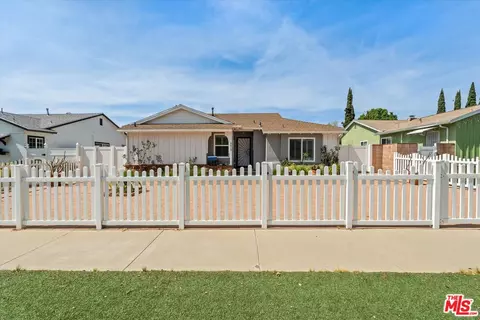 9313 Hayvenhurst Ave, North Hills, CA 91343