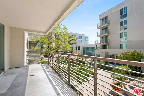 267 S San Pedro St #211, Los Angeles, CA 90012