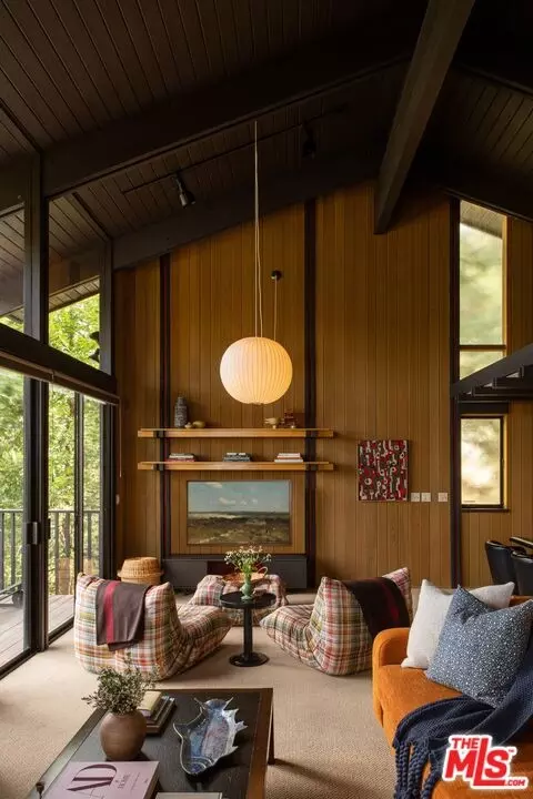Living - 287 Grizzly Rd, Lake Arrowhead, CA 92352 photo 3 of 3