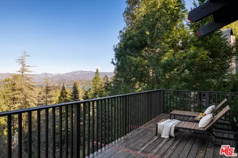 Exterior - 287 Grizzly Rd, Lake Arrowhead, CA 92352 photo 4 of 5