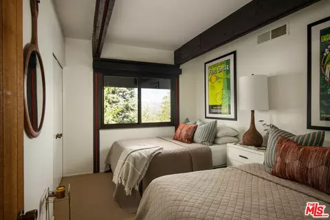 Bedroom - 287 Grizzly Rd, Lake Arrowhead, CA 92352 photo 3 of 5