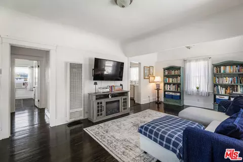 1120 W Edgeware Rd, Los Angeles, CA 90026
