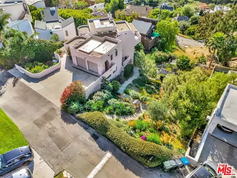 View/Area - 2915 Valmere Dr, Malibu, CA 90265 photo 3 of 4