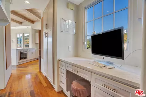 Entry Way - 2915 Valmere Dr, Malibu, CA 90265 photo 2 of 6