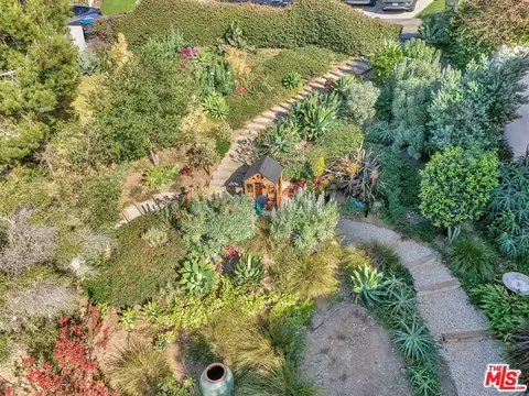 Exterior - 2915 Valmere Dr, Malibu, CA 90265 photo 12 of 12