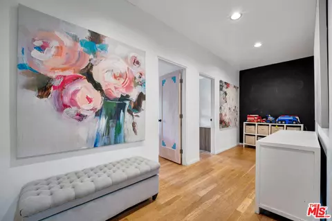 Entry Way - 2915 Valmere Dr, Malibu, CA 90265 photo 5 of 6