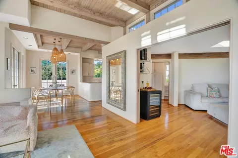 Entry Way - 2915 Valmere Dr, Malibu, CA 90265 photo 1 of 6